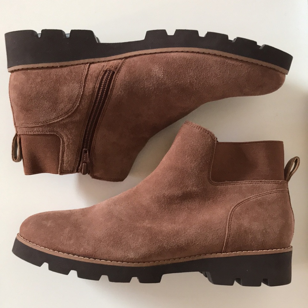 Vionic Water Repellent Suede Chelsea Boots